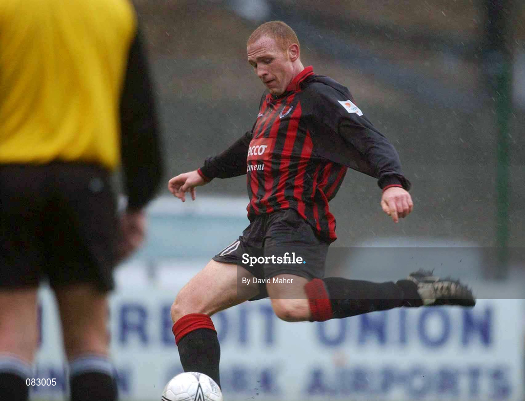 10 March 2002; Glen Crowe of Bohemians shoots to score the winning goal from the penalty spot during the FAI Carlsberg Cup Semi-Final match between Bohemians and Derry City at Dalymount Park in Dublin. Photo by David Maher/Sportsfile