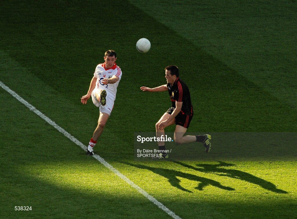 23 July 2011; Donncha O'Connor, Cork, in action against Conor Garvey, Down. GAA Football All-Ireland Senior Championship Qualifier Round 4, Cork v Down, Croke Park, Dublin. Picture credit: Dáire Brennan / SPORTSFILE
