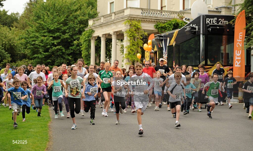 31 July 2011; The eventual winner, thirteen year old John Paterson, 642, from Terenure, Dublin, leads the field at the start of the Athletics Ireland Family Fitness Festival at Farmleigh. Phoenix Park, Dublin. Picture credit: Ray McManus / SPORTSFILE