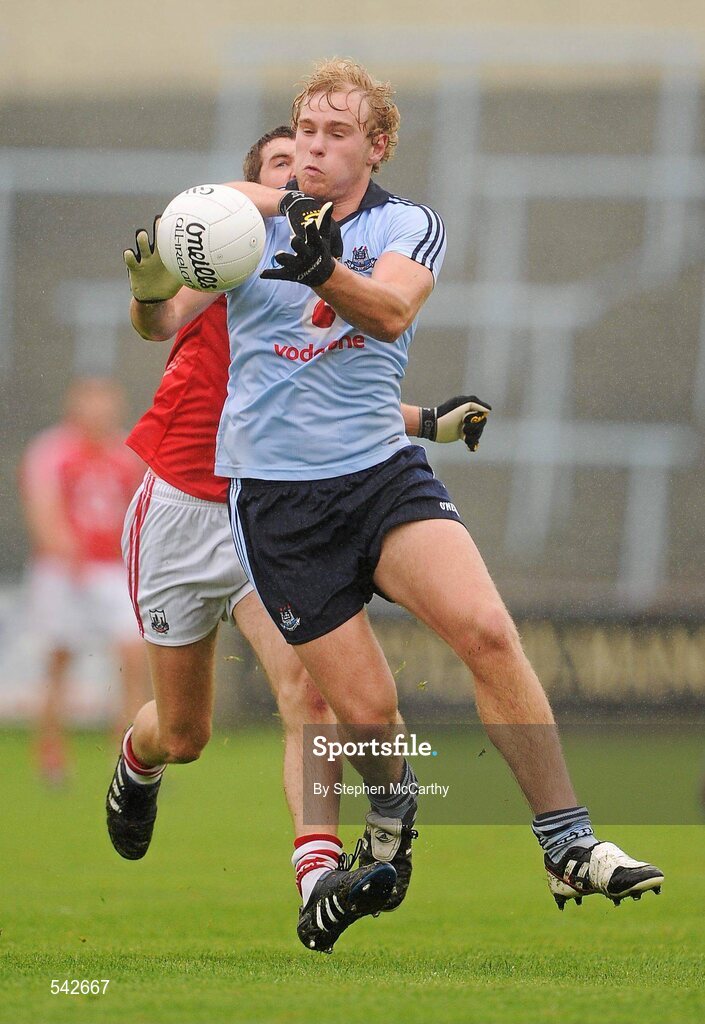 1 August 2011; Patrick O'Higgins, Dublin, in action against Mark Sugrue, Cork. GAA Football All-Ireland Minor Championship Quarter-Final, Dublin v Cork, O'Moore Park, Portlaoise, Co. Laois. Picture credit: Stephen McCarthy / SPORTSFILE