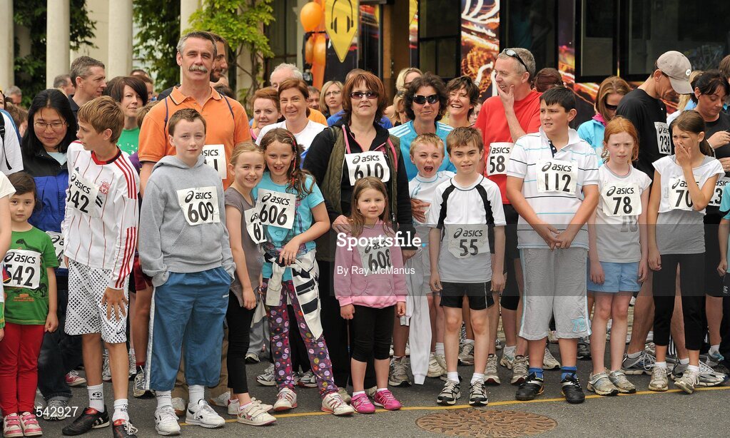 31 July 2011; Mums, dads, boys and girls await the start of the Athletics Ireland Family Fitness Festival at Farmleigh. Phoenix Park, Dublin. Picture credit: Ray McManus / SPORTSFILE