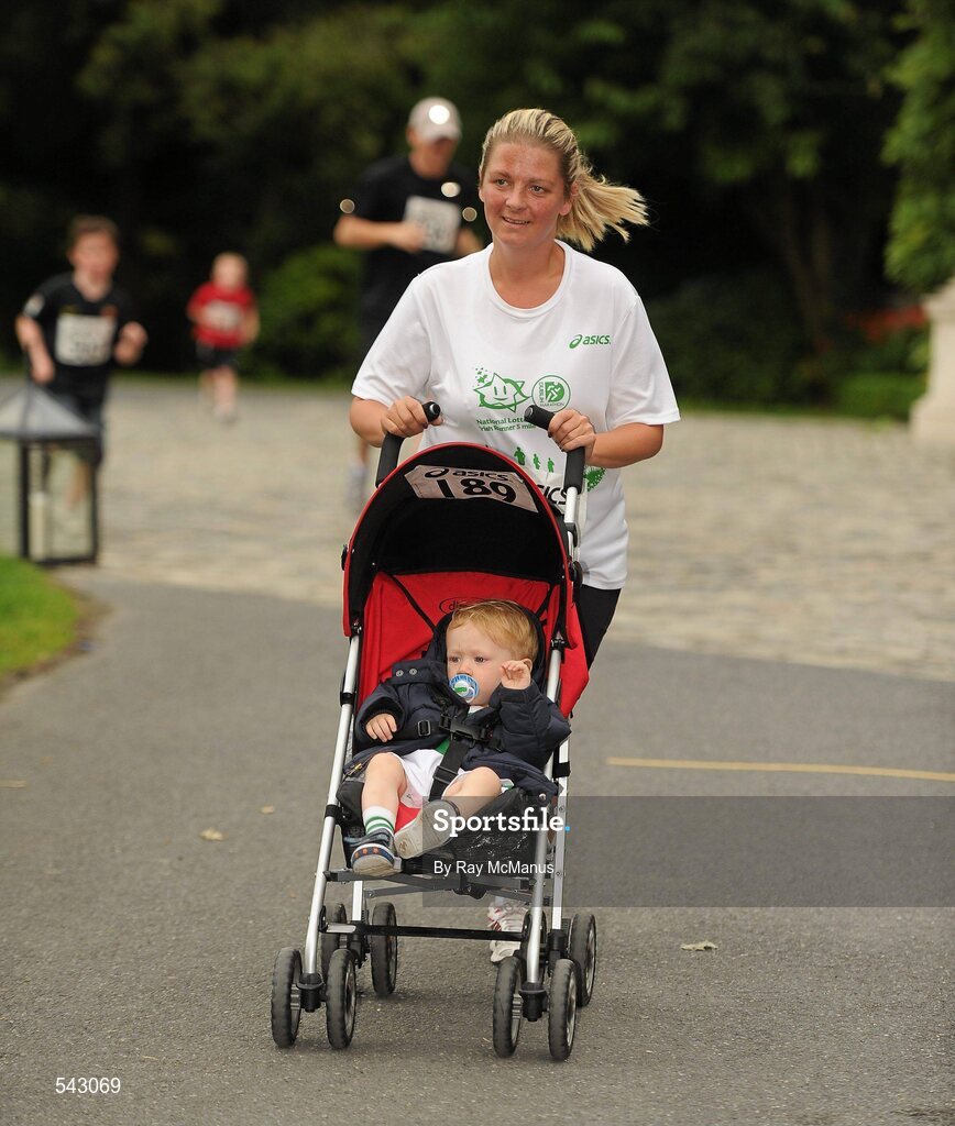 31 July 2011; Fiona and Eve King, Kilcock, Co. Kildare, in action during the Athletics Ireland Family Fitness Festival at Farmleigh. Phoenix Park, Dublin. Picture credit: Ray McManus / SPORTSFILE