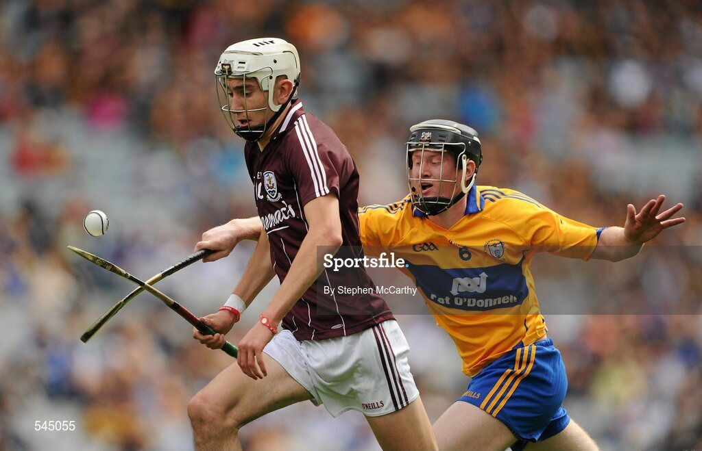 7 August 2011; Jason Flynn, Galway, in action against Jamie Shanahan, Clare. GAA Hurling All-Ireland Minor Championship Semi-Final, Clare v Galway, Croke Park, Dublin. Picture credit: Stephen McCarthy / SPORTSFILE