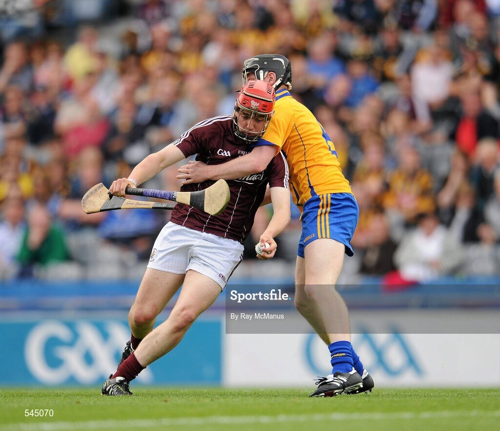7 August 2011; Shane Maloney, Galway, in action against Jamie Shanahan, Clare. GAA Hurling All-Ireland Minor Championship Semi-Final, Clare v Galway, Croke Park, Dublin. Picture credit: Ray McManus / SPORTSFILE