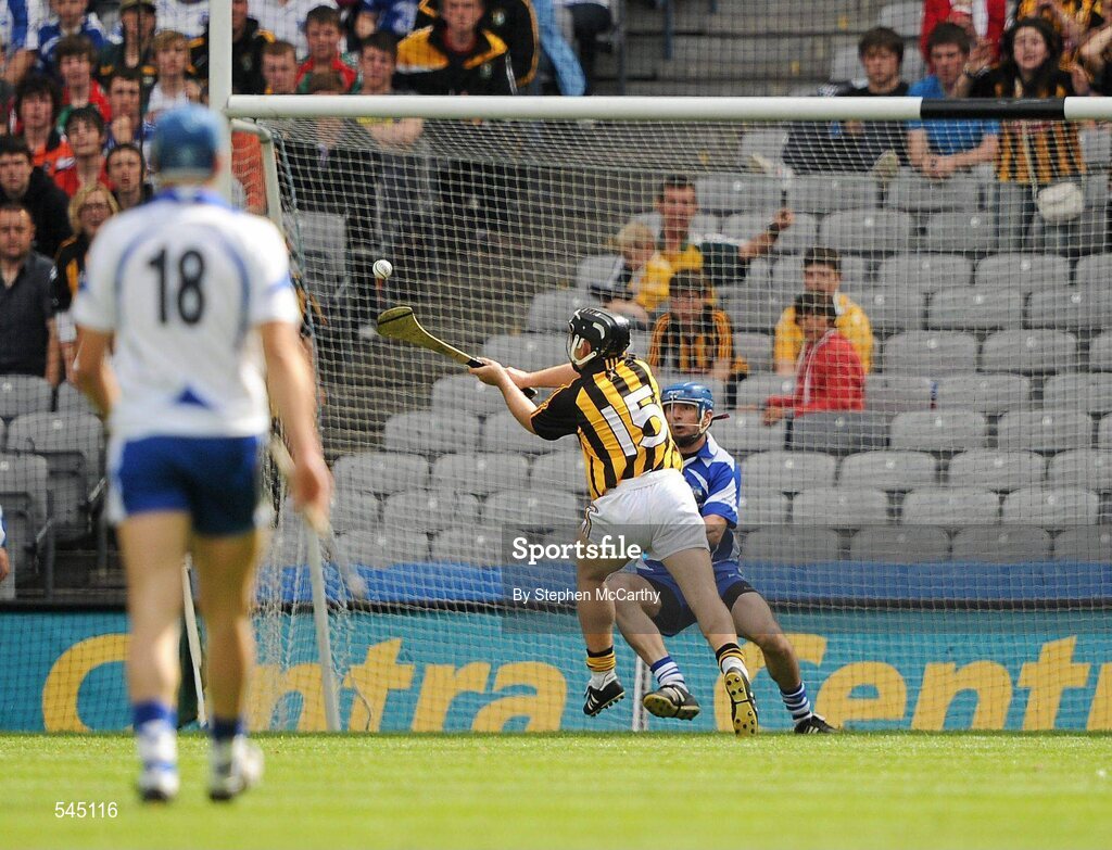 7 August 2011; Richie Hogan, Kilkenny, shoots to score his side's second goal past Waterford goalkeeper Clinton Hennessy. GAA Hurling All-Ireland Senior Championship Semi-Final, Kilkenny v Waterford, Croke Park, Dublin. Picture credit: Stephen McCarthy / SPORTSFILE