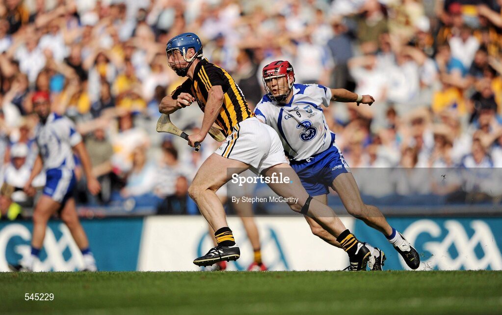 7 August 2011; Brian Hogan, Kilkenny, in action against Shane O'Sullivan, Waterford. GAA Hurling All-Ireland Senior Championship Semi-Final, Kilkenny v Waterford, Croke Park, Dublin. Picture credit: Stephen McCarthy / SPORTSFILE