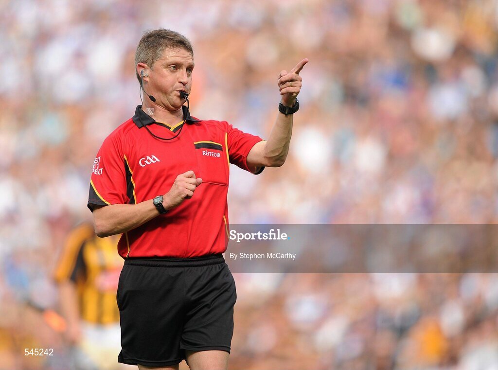 7 August 2011; Referee Barry Kelly. GAA Hurling All-Ireland Senior Championship Semi-Final, Kilkenny v Waterford, Croke Park, Dublin. Picture credit: Stephen McCarthy / SPORTSFILE