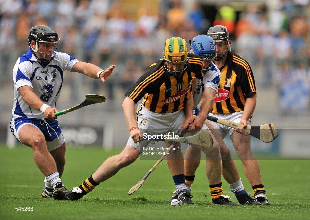 7 August 2011; Richie Hogan, Kilkenny, in action against Noel Connors, left, and Michael Walsh, Waterford. GAA Hurling All-Ireland Senior Championship Semi-Final, Kilkenny v Waterford, Croke Park, Dublin. Picture credit: Daire Brennan / SPORTSFILE