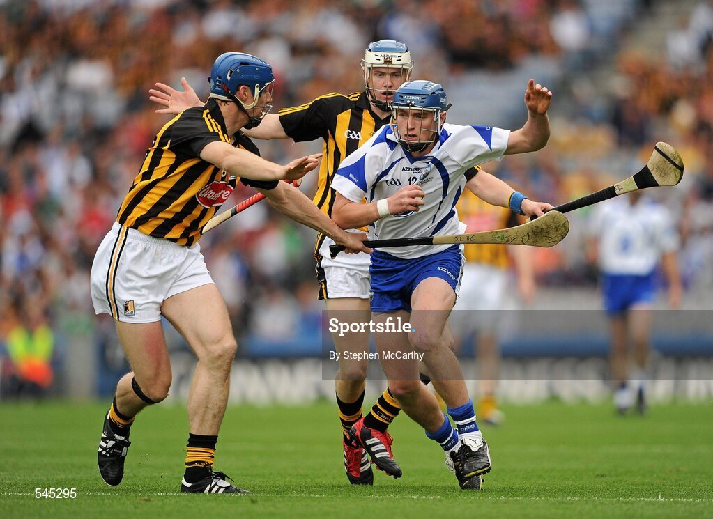 7 August 2011; Pauric Mahony, Waterford, in action against Brian Hogan, left, and TJ Reid, Kilkenny. GAA Hurling All-Ireland Senior Championship Semi-Final, Kilkenny v Waterford, Croke Park, Dublin. Picture credit: Stephen McCarthy / SPORTSFILE