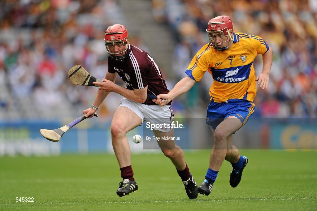 7 August 2011; Shane Maloney, Galway, in action against Gearoid O'Connell, Clare. GAA Hurling All-Ireland Minor Championship Semi-Final, Clare v Galway, Croke Park, Dublin. Picture credit: Ray McManus / SPORTSFILE