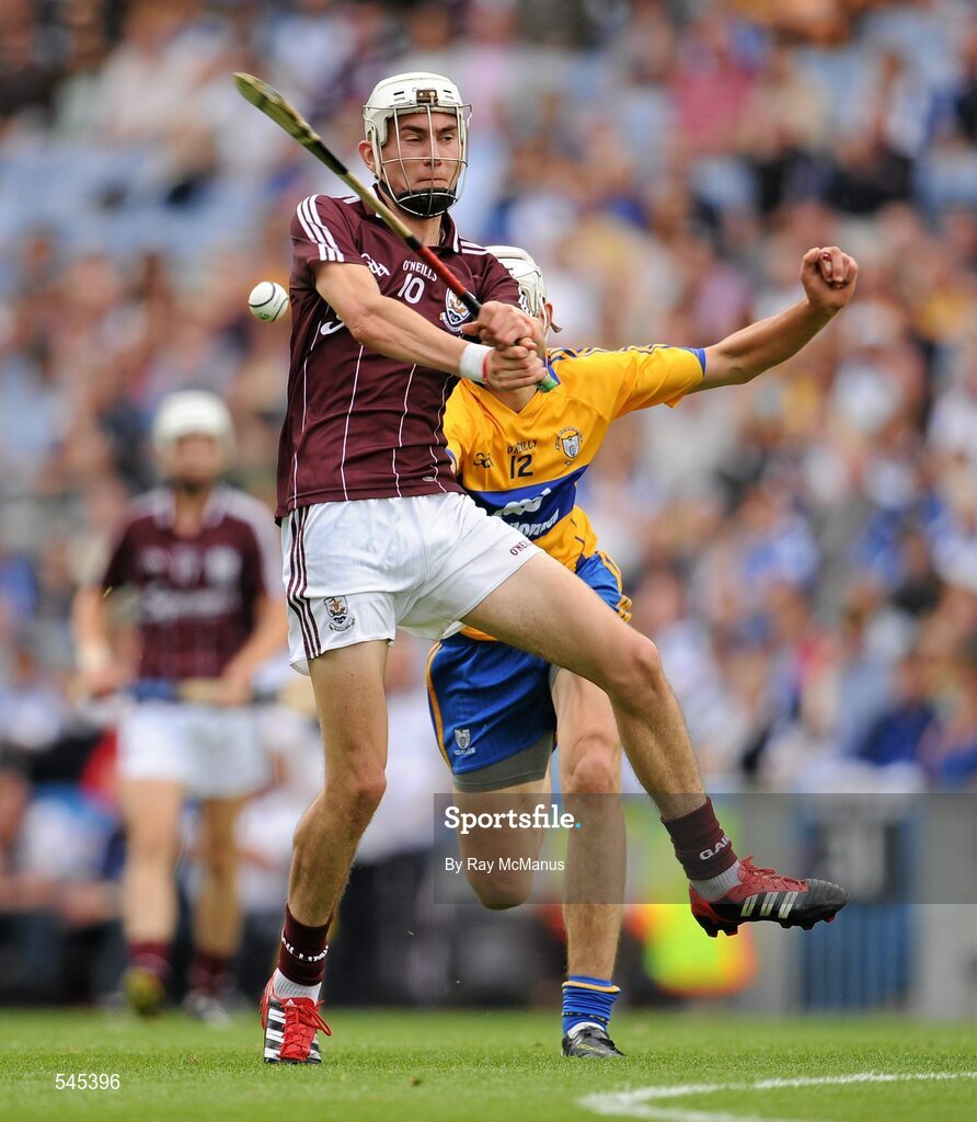 7 August 2011; Jason Flynn, Galway, in action against Peter Duggan, Clare. GAA Hurling All-Ireland Minor Championship Semi-Final, Clare v Galway, Croke Park, Dublin. Picture credit: Ray McManus / SPORTSFILE