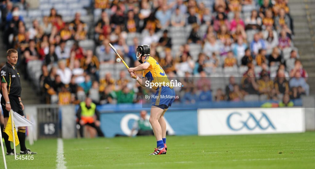 7 August 2011; Clare captain Tony Kelly strikes a last minute free, almost on the sideline, for Clare. The sliothar hit a upright and came back into play. . GAA Hurling All-Ireland Minor Championship Semi-Final, Clare v Galway, Croke Park, Dublin. Picture credit: Ray McManus / SPORTSFILE