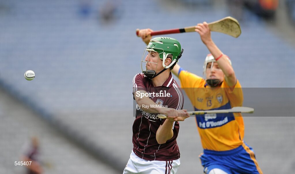 7 August 2011; Cormac Diviney, Galway, in action against Shane O'Donnell, Clare. GAA Hurling All-Ireland Minor Championship Semi-Final, Clare v Galway, Croke Park, Dublin. Picture credit: Ray McManus / SPORTSFILE