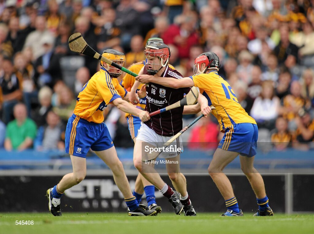 7 August 2011; Paul Flaherty, Galway, in action against Shane O'Brien, left, and Niall O'Connor, Clare. GAA Hurling All-Ireland Minor Championship Semi-Final, Clare v Galway, Croke Park, Dublin. Picture credit: Ray McManus / SPORTSFILE