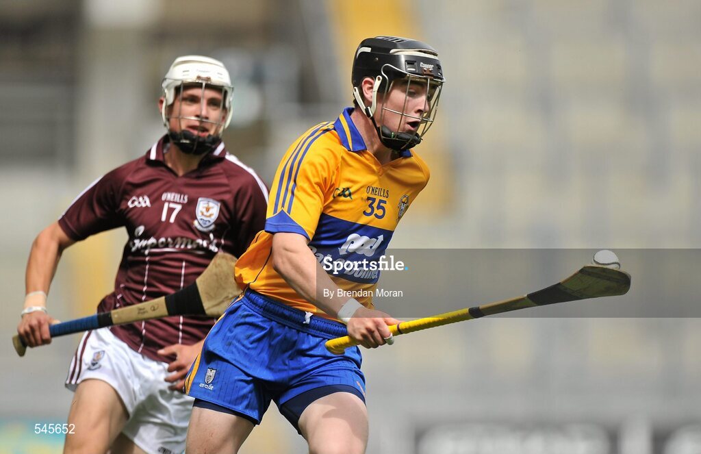 7 August 2011; Tony Kelly, Clare, in action against Dean Higgins, Galway. GAA Hurling All-Ireland Minor Championship Semi-Final, Clare v Galway, Croke Park, Dublin. Picture credit: Brendan Moran / SPORTSFILE
