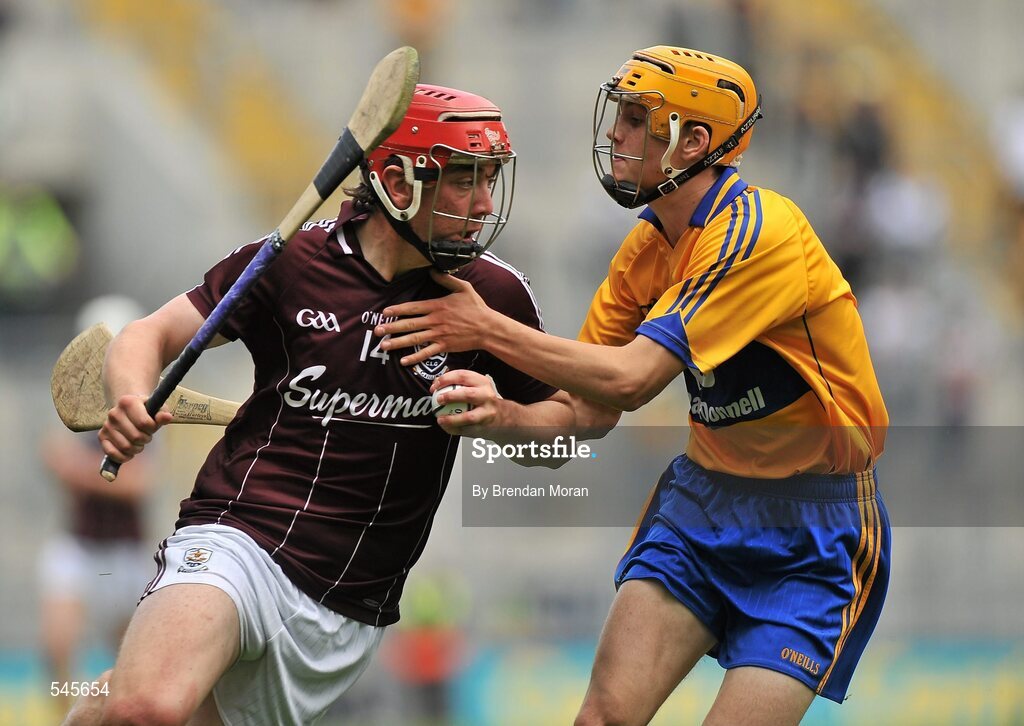 7 August 2011; Shane Maloney, Galway, in action against Jack Browne, Clare. GAA Hurling All-Ireland Minor Championship Semi-Final, Clare v Galway, Croke Park, Dublin. Picture credit: Brendan Moran / SPORTSFILE