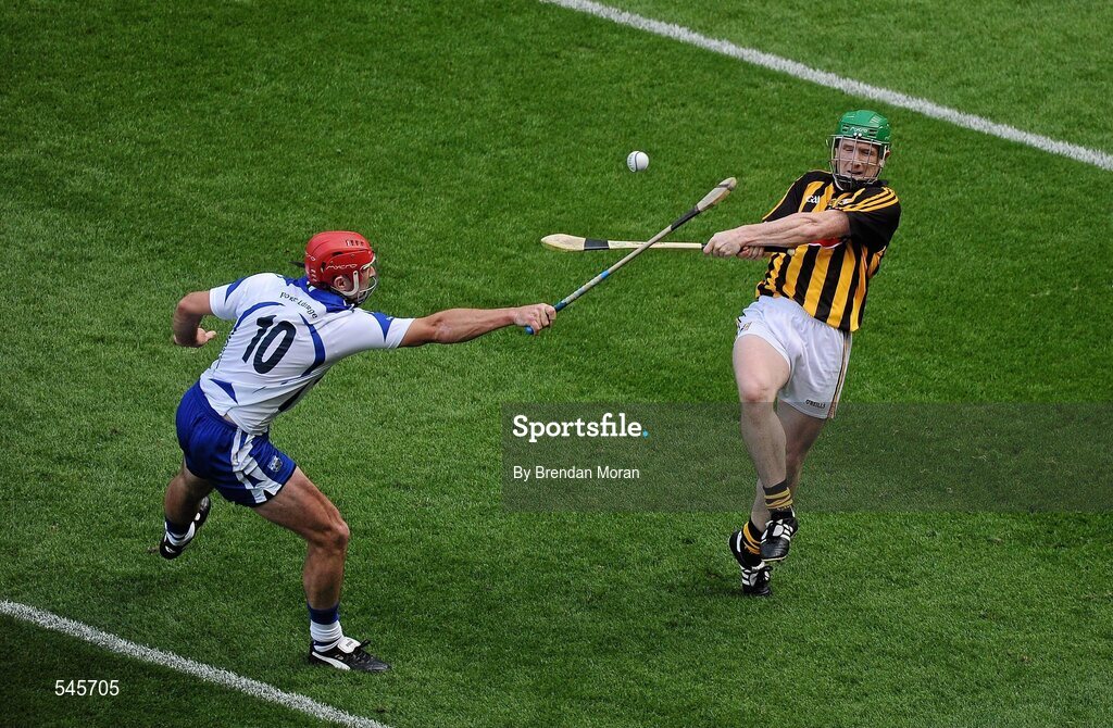 7 August 2011; Paul Murphy, Kilkenny, in action against Seamus Prendergast, Waterford. GAA Hurling All-Ireland Senior Championship Semi-Final, Kilkenny v Waterford, Croke Park, Dublin. Picture credit: Brendan Moran / SPORTSFILE