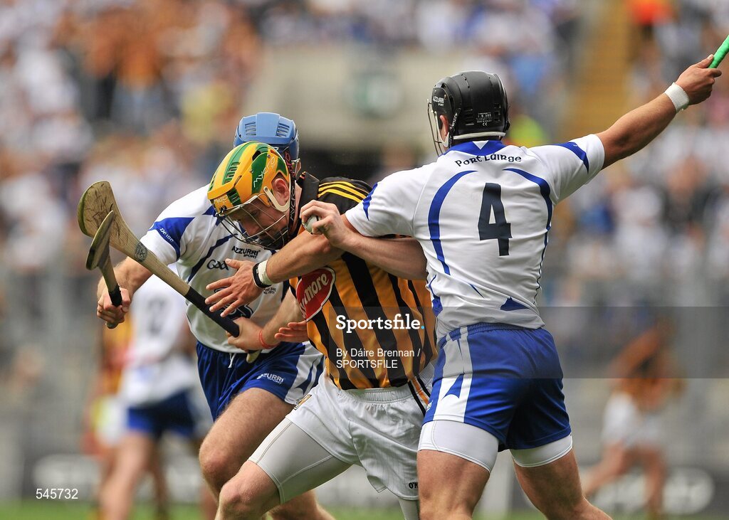 7 August 2011; Richie Power, Kilkenny, in action against Michael Walsh, left, and Noel Connors, Waterford. GAA Hurling All-Ireland Senior Championship Semi-Final, Kilkenny v Waterford, Croke Park, Dublin. Picture credit: Daire Brennan / SPORTSFILE