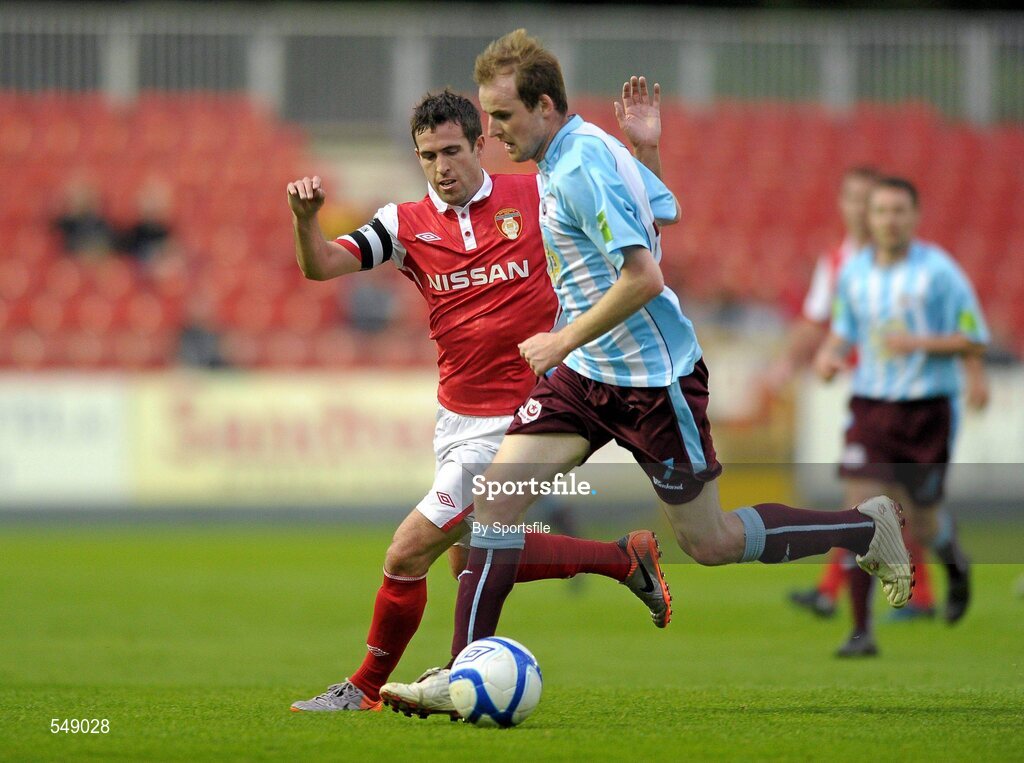 19 August 2011; Mark O'Brien, Drogheda United, in action against Stephen Bradley, St Patrick's Athletic. Airtricity League Premier Division, St Patrick's Athletic v Drogheda United, Richmond Park, Dublin. Photo by Sportsfile