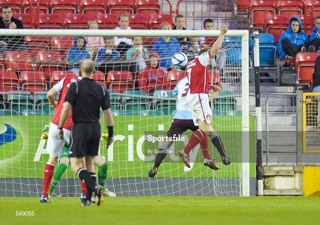 19 August 2011; Daryl Kavanagh, St Patrick's Athletic, heads home his side's second goal. Airtricity League Premier Division, St Patrick's Athletic v Drogheda United, Richmond Park, Dublin. Photo by Sportsfile