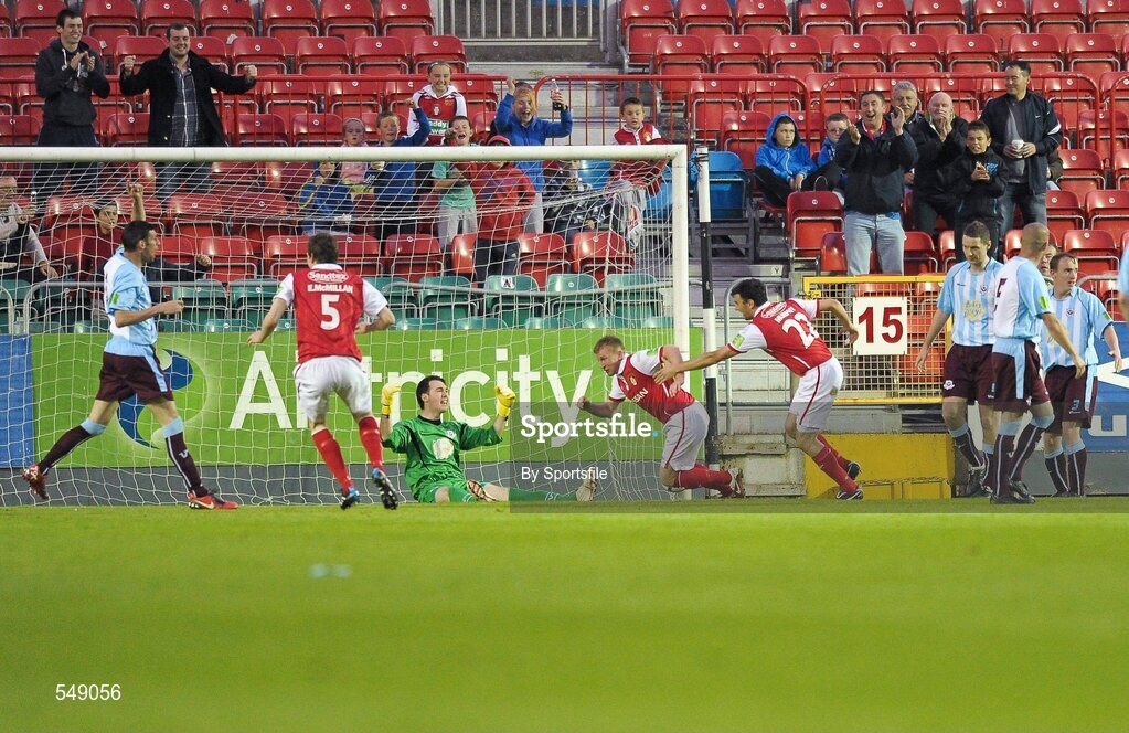 19 August 2011; Daryl Kavanagh, St Patrick's Athletic, runs to celebrate after scoring his side's second goal. Airtricity League Premier Division, St Patrick's Athletic v Drogheda United, Richmond Park, Dublin. Photo by Sportsfile