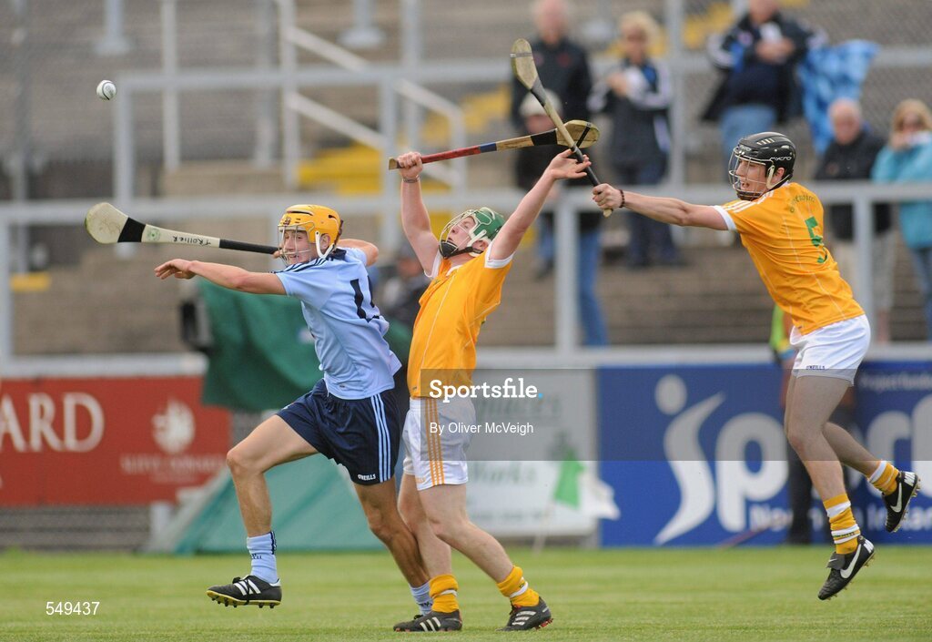 20 August 2011; Eamon Dillon, Dublin, in action against Chris Loughran and Michael Armstrong, Antrim. Bord Gais Energy GAA Hurling Under 21 All-Ireland Championship Semi-Final, Antrim v Dublin, Pairc Esler, Newry, Co. Down. Picture credit: Oliver McVeigh / SPORTSFILE
