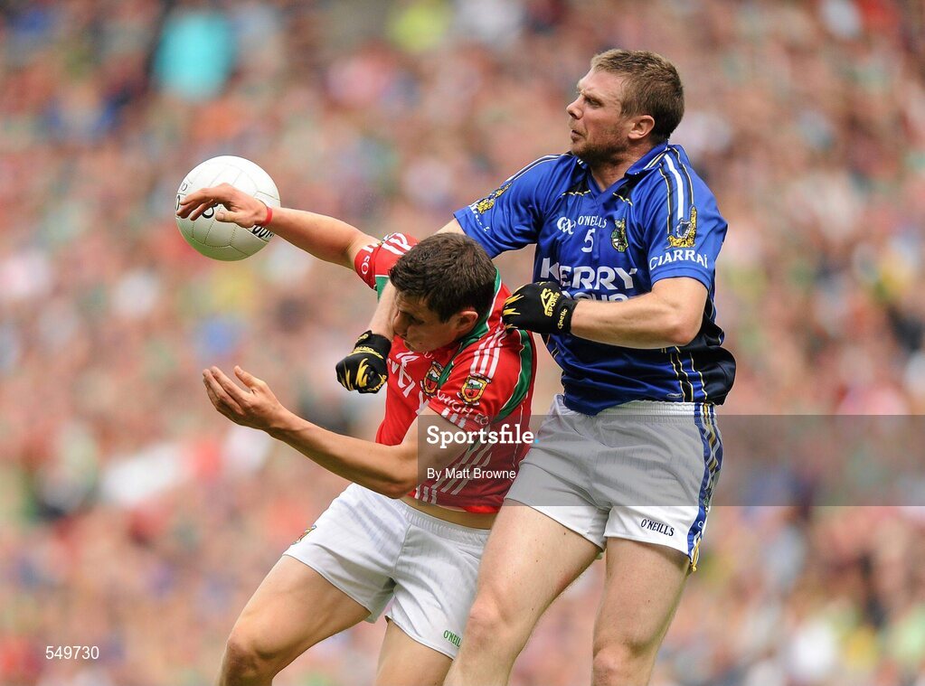 21 August 2011; Tomas O'Se, Kerry, in action against Alan Freeman, Mayo. GAA Football All-Ireland Senior Championship Semi-Final, Mayo v Kerry, Croke Park, Dublin. Picture credit: Matt Browne / SPORTSFILE