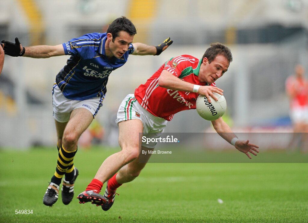 21 August 2011; Keith Higgins, Mayo, in action against Tom O'Sullivan, Kerry. GAA Football All-Ireland Senior Championship Semi-Final, Mayo v Kerry, Croke Park, Dublin. Picture credit: Matt Browne / SPORTSFILE