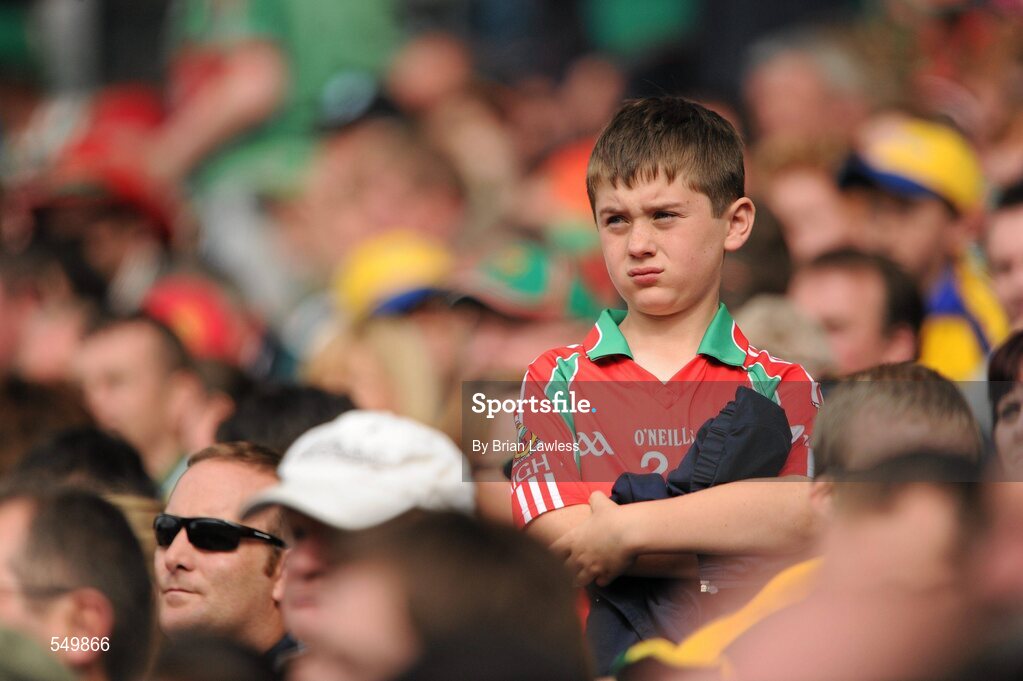21 August 2011; A young Mayo fan watches the final seconds of the match. GAA Football All-Ireland Senior Championship Semi-Final, Mayo v Kerry, Croke Park, Dublin. Picture credit: Brian Lawless / SPORTSFILE