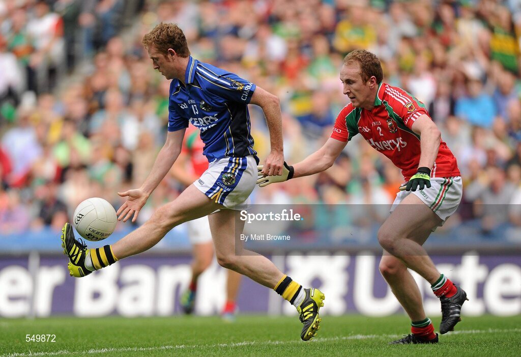21 August 2011; Colm Cooper, Kerry, in action against Tom Cunniffe, Mayo. GAA Football All-Ireland Senior Championship Semi-Final, Mayo v Kerry, Croke Park, Dublin. Picture credit: Matt Browne / SPORTSFILE