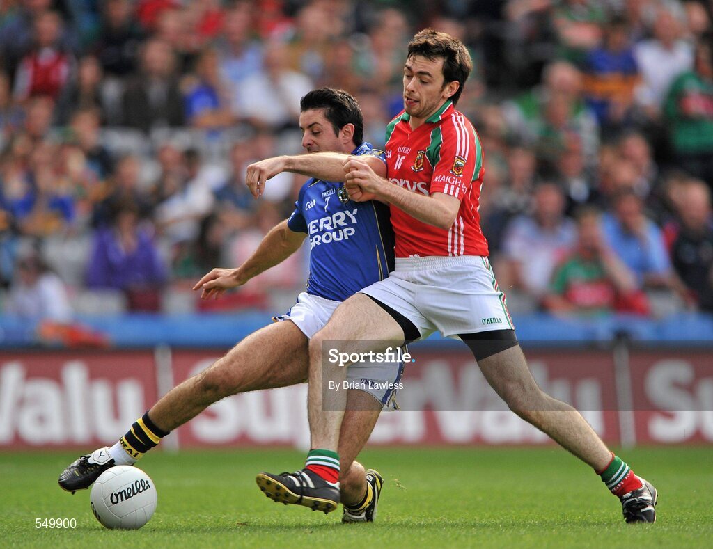 21 August 2011; Aidan O'Mahony, Kerry, in action against Kevin McLoughlin, Mayo. GAA Football All-Ireland Senior Championship Semi-Final, Mayo v Kerry, Croke Park, Dublin. Picture credit: Brian Lawless / SPORTSFILE