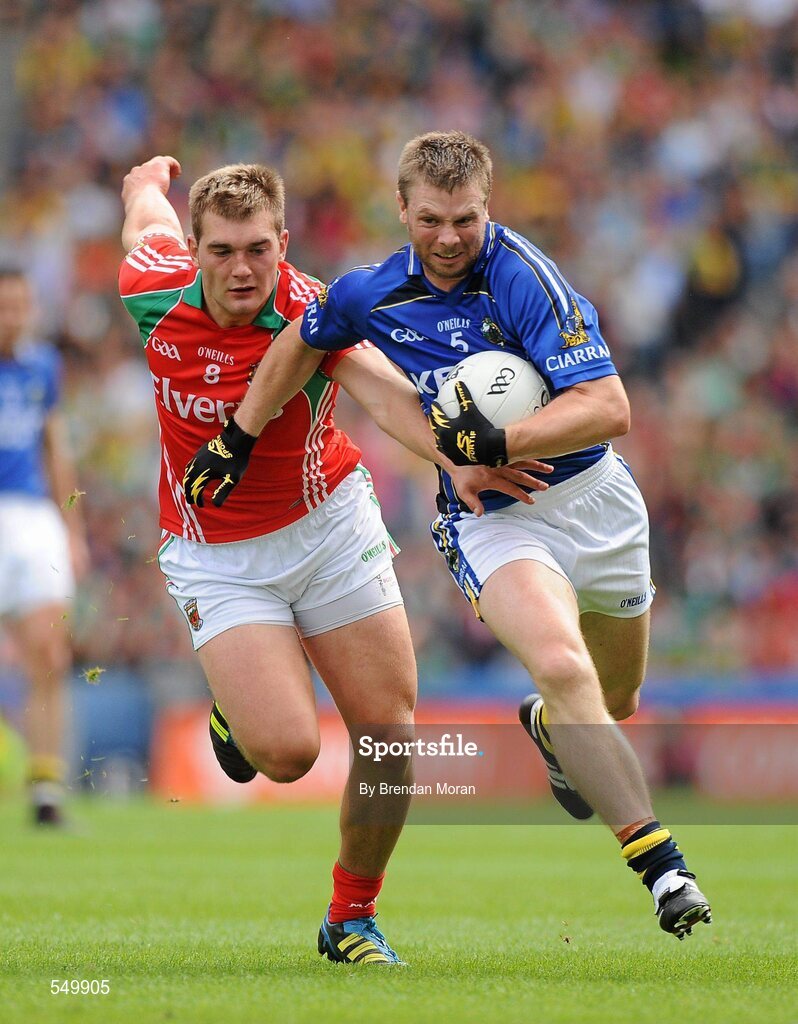 21 August 2011; Tomás O Sé, Kerry, in action against Aidan O'Shea, Mayo. GAA Football All-Ireland Senior Championship Semi-Final, Mayo v Kerry, Croke Park, Dublin. Picture credit: Brendan Moran / SPORTSFILE
