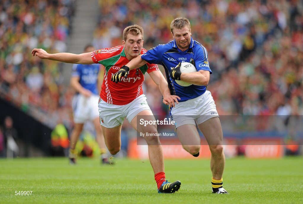21 August 2011; Tomás O Sé, Kerry, in action against Aidan O'Shea, Mayo. GAA Football All-Ireland Senior Championship Semi-Final, Mayo v Kerry, Croke Park, Dublin. Picture credit: Brendan Moran / SPORTSFILE