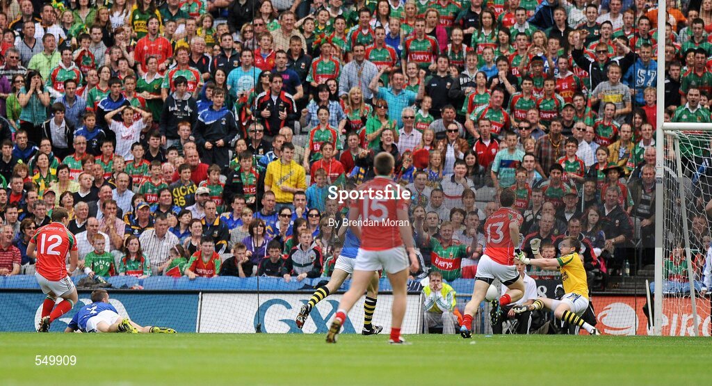 21 August 2011; Kerry goalkeeper Brendan Kealy saves a shot by Andy Moran, Mayo, during the first half. GAA Football All-Ireland Senior Championship Semi-Final, Mayo v Kerry, Croke Park, Dublin. Picture credit: Brendan Moran / SPORTSFILE