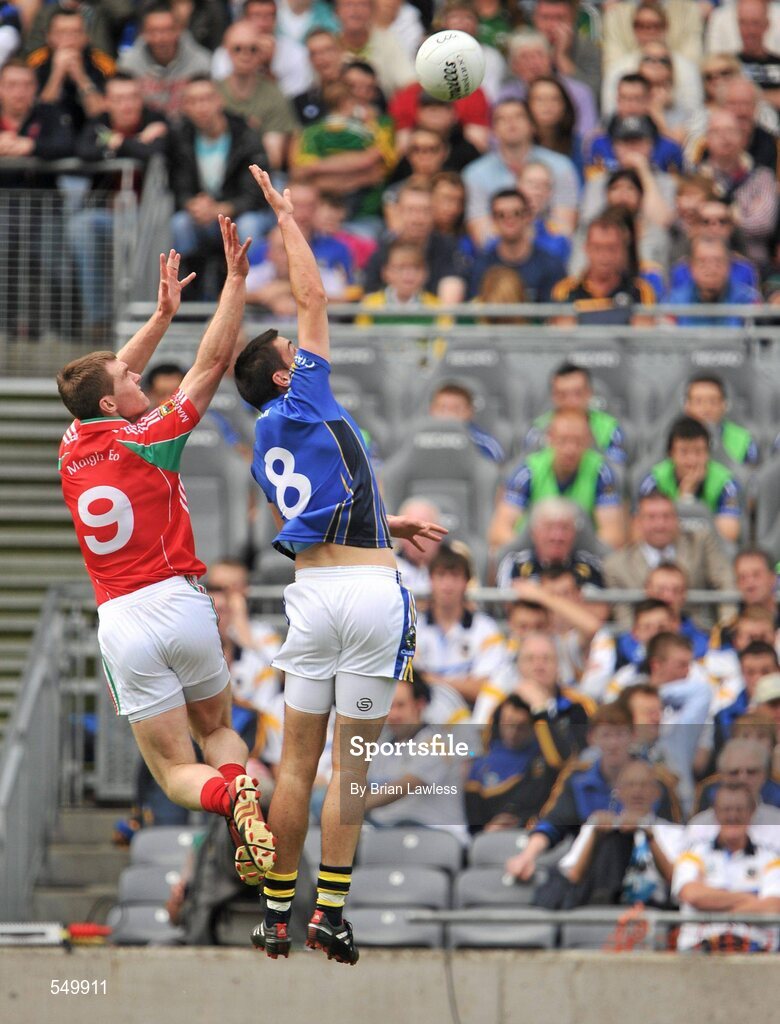 21 August 2011; Anthony Maher, Kerry, in action against Seamus O'Shea, Mayo. GAA Football All-Ireland Senior Championship Semi-Final, Mayo v Kerry, Croke Park, Dublin. Picture credit: Brian Lawless / SPORTSFILE