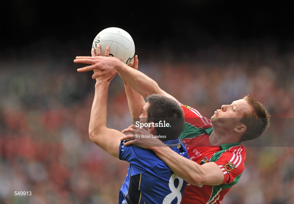 21 August 2011; Donal Vaughan, Mayo, in action against Anthony Maher, Kerry. GAA Football All-Ireland Senior Championship Semi-Final, Mayo v Kerry, Croke Park, Dublin. Picture credit: Brian Lawless / SPORTSFILE