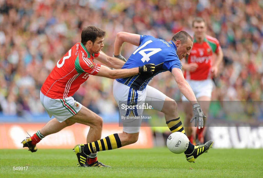 21 August 2011; Kieran Donaghy, Kerry, in action against Ger Cafferkey, Mayo. GAA Football All-Ireland Senior Championship Semi-Final, Mayo v Kerry, Croke Park, Dublin. Picture credit: Brendan Moran / SPORTSFILE