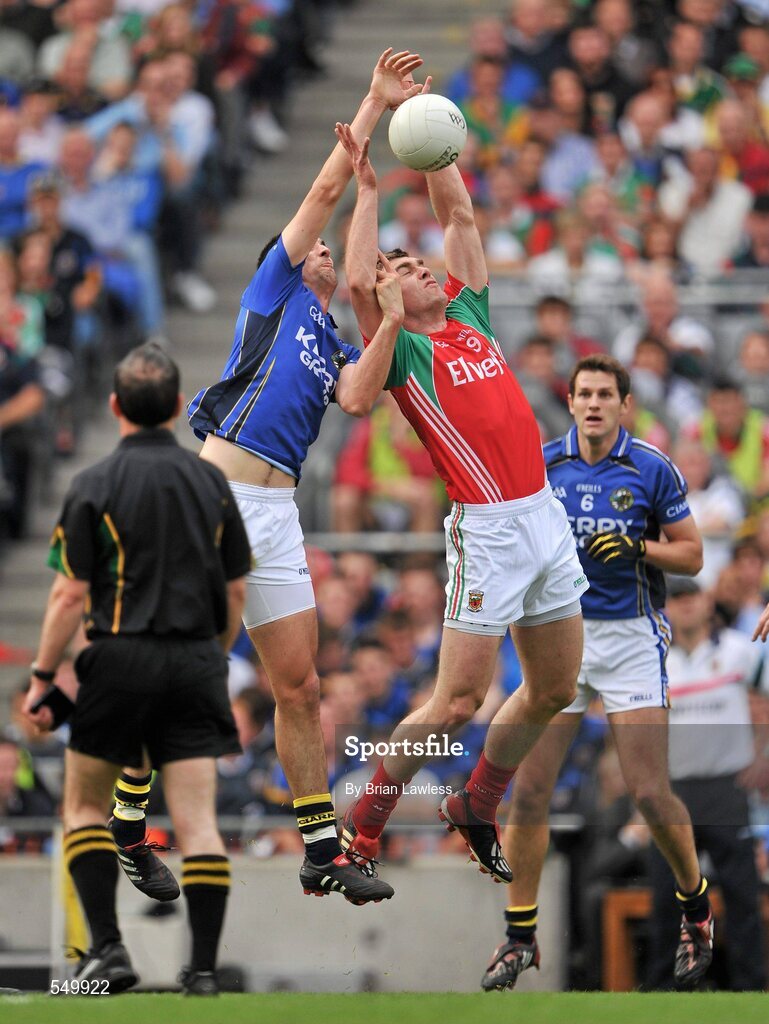 21 August 2011; Seamus O'Shea, Mayo, in action against Anthony Maher, Kerry. GAA Football All-Ireland Senior Championship Semi-Final, Mayo v Kerry, Croke Park, Dublin. Picture credit: Brian Lawless / SPORTSFILE