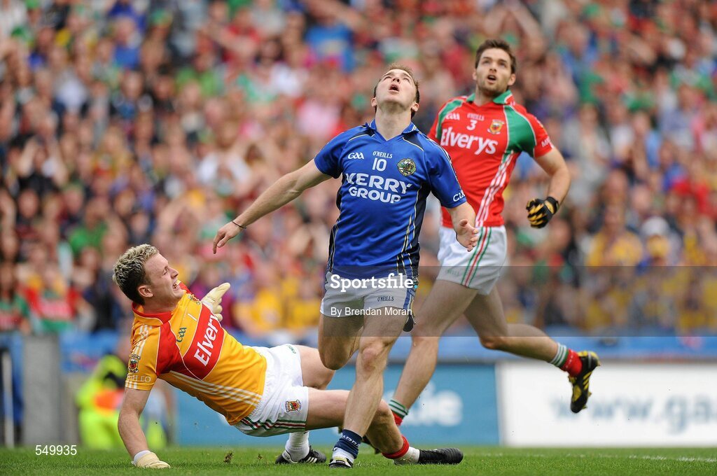 21 August 2011; Darran O'Sullivan, Kerry, reacts after his second goal attempt in the first half was saved by Mayo goalkeeper Robert Hennelly. GAA Football All-Ireland Senior Championship Semi-Final, Mayo v Kerry, Croke Park, Dublin. Picture credit: Brendan Moran / SPORTSFILE