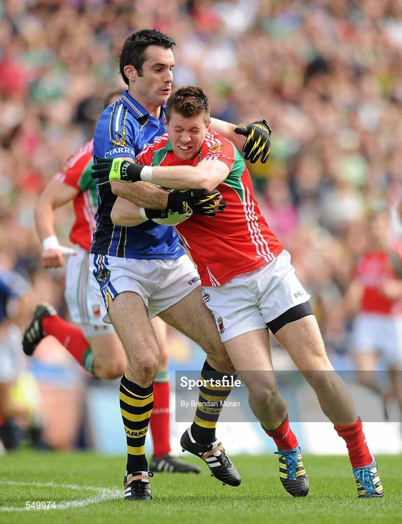 21 August 2011; Enda Varley, Mayo, in action against Tom O'Sullivan, Kerry. GAA Football All-Ireland Senior Championship Semi-Final, Mayo v Kerry, Croke Park, Dublin. Picture credit: Brendan Moran / SPORTSFILE