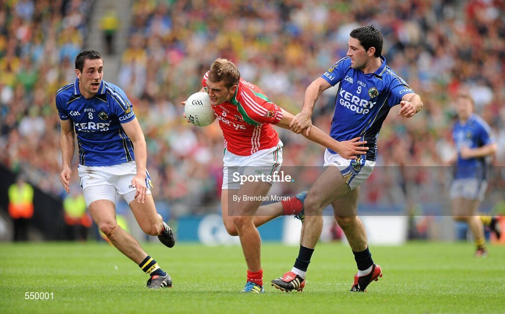 21 August 2011; Aidan O'Shea, Mayo, in action against Anthony Maher, left, and Bryan Sheehan, Kerry. GAA Football All-Ireland Senior Championship Semi-Final, Mayo v Kerry, Croke Park, Dublin. Picture credit: Brendan Moran / SPORTSFILE