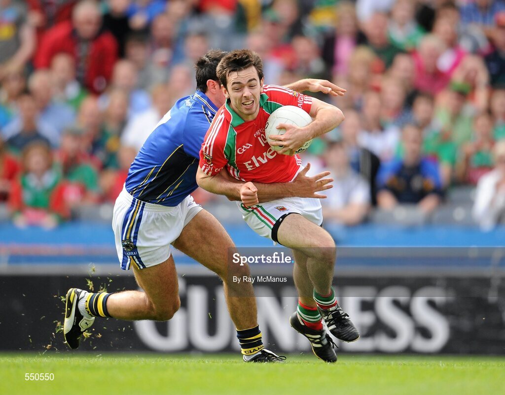21 August 2011; Kevin McLoughlin, Mayo, in action against Aidan O'Mahony, Kerry. GAA Football All-Ireland Senior Championship Semi-Final, Mayo v Kerry, Croke Park, Dublin. Picture credit: Ray McManus / SPORTSFILE
