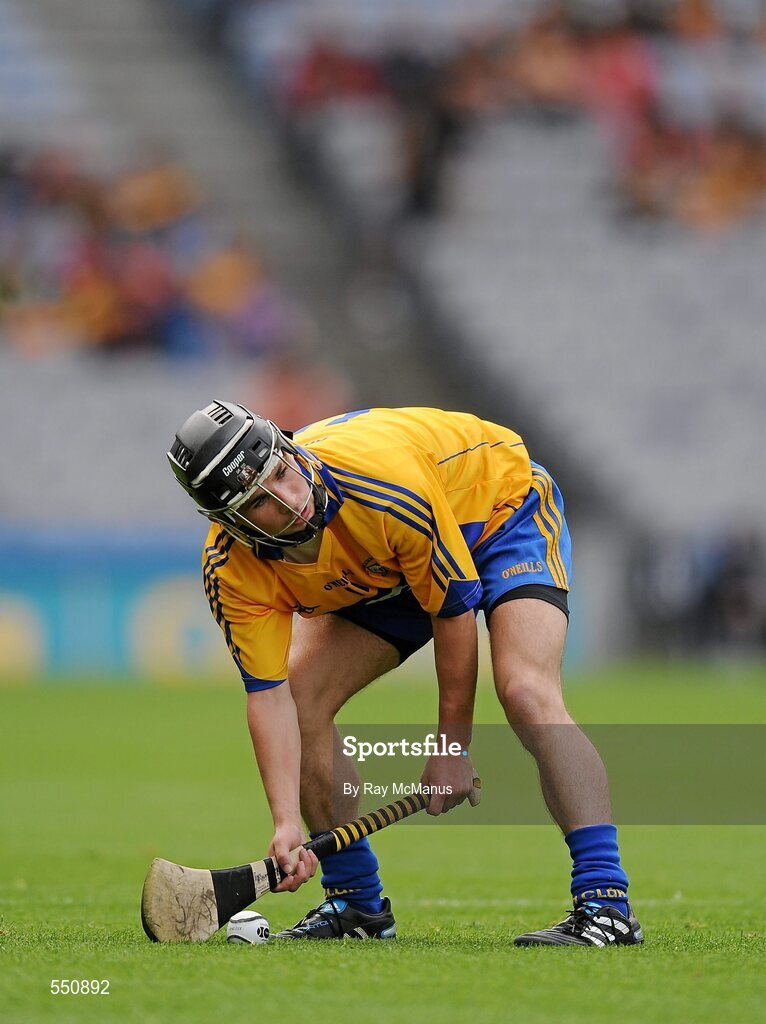 7 August 2011; Cathal O'Connell, Clare, prepares to take a free. GAA Hurling All-Ireland Minor Championship Semi-Final, Clare v Galway, Croke Park, Dublin. Picture credit: Ray McManus / SPORTSFILE