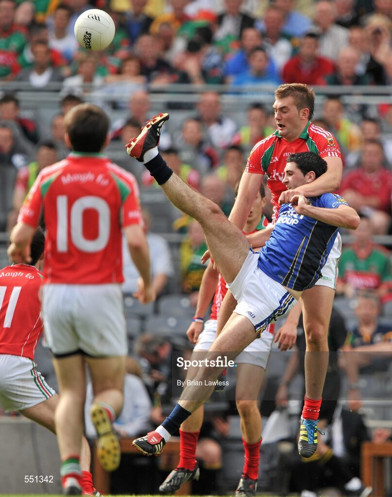 21 August 2011; Bryan Sheehan, Kerry, in action against Aidan O'Shea, Mayo. GAA Football All-Ireland Senior Championship Semi-Final, Mayo v Kerry, Croke Park, Dublin. Picture credit: Brian Lawless / SPORTSFILE