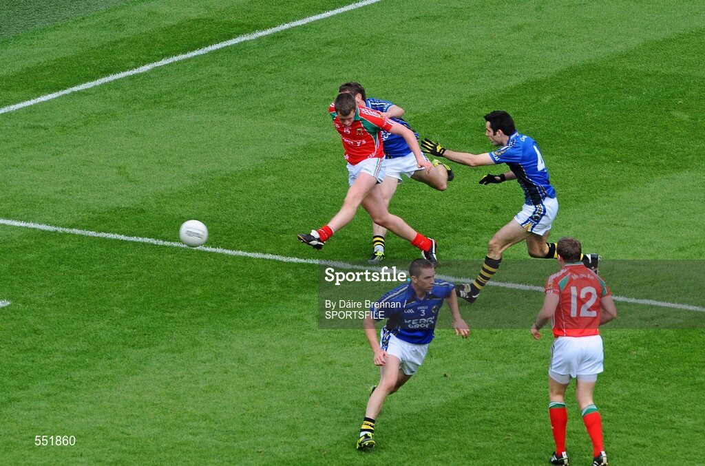 21 August 2011; Cillian O'Connor, Mayo, scores his side's first goal. GAA Football All-Ireland Senior Championship Semi-Final, Mayo v Kerry, Croke Park, Dublin. Picture credit: Dáire Brennan / SPORTSFILE