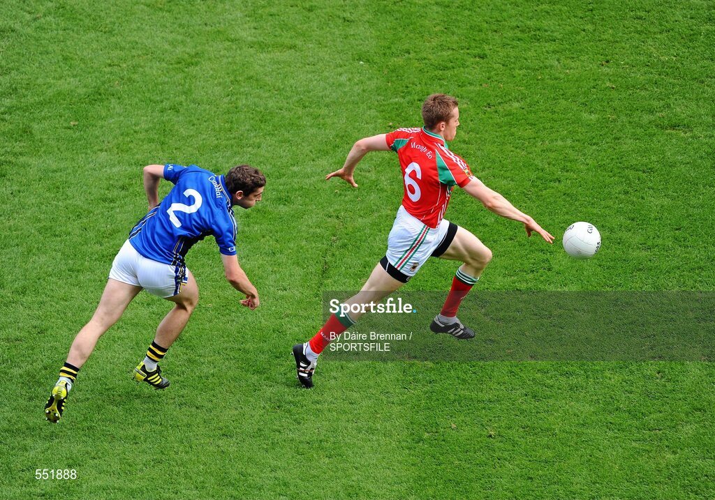 21 August 2011; Donal Vaughan, Mayo, in action against Killian Young, Kerry. GAA Football All-Ireland Senior Championship Semi-Final, Mayo v Kerry, Croke Park, Dublin. Picture credit: Dáire Brennan / SPORTSFILE