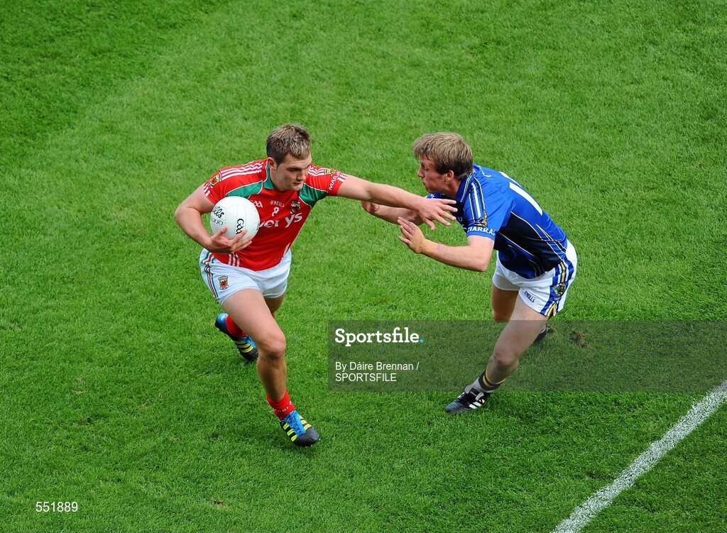 21 August 2011; Aidan O'Shea, Mayo, in action against Donnchadh Walsh, Kerry. GAA Football All-Ireland Senior Championship Semi-Final, Mayo v Kerry, Croke Park, Dublin. Picture credit: Dáire Brennan / SPORTSFILE