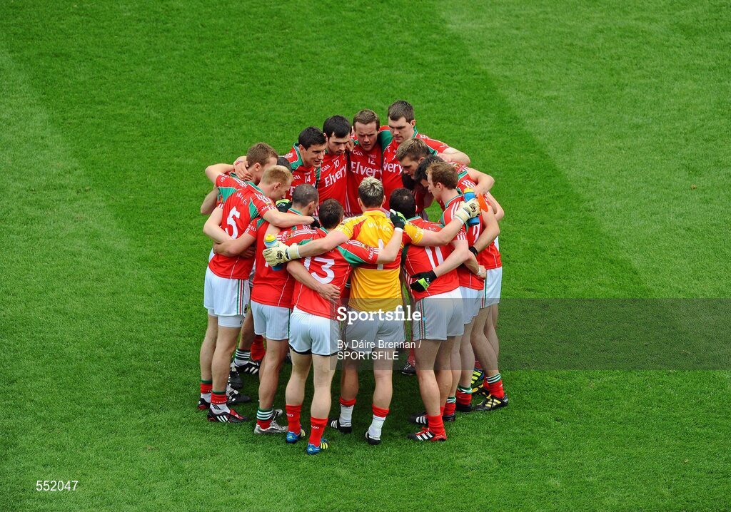 21 August 2011; The Mayo team huddle before the game. GAA Football All-Ireland Senior Championship Semi-Final, Mayo v Kerry, Croke Park, Dublin. Picture credit: Dáire Brennan / SPORTSFILE