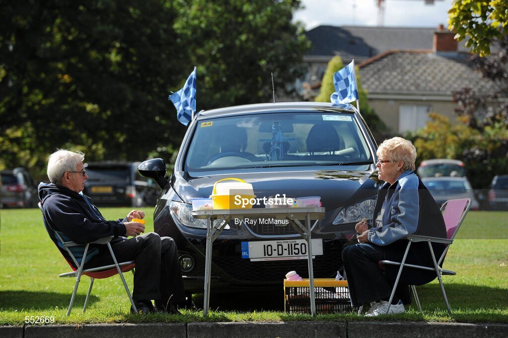 28 August 2011; Dublin supporters Marie and Val Dunne, from Walkinstown, relax in the grounds of Clonliffe College as they enjoy a picnic on their way to the GAA Football All-Ireland Championship Semi-Finals, Croke Park, Dublin. Picture credit: Ray McManus / SPORTSFILE