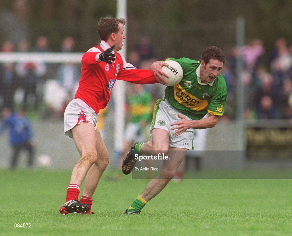 31 March 2002; John Sheehan of Kerry in action against Nicky McDonnell of Louth during the Allianz National Football League Division 2A Round 7 match between Louth and Kerry at Páirc Mhuire in Ardee in Louth. Photo by Aoife Rice/Sportsfile